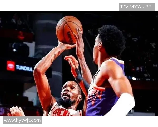 火箭队与达拉斯独行侠激战正酣谁能在NBA赛场上笑到最后
